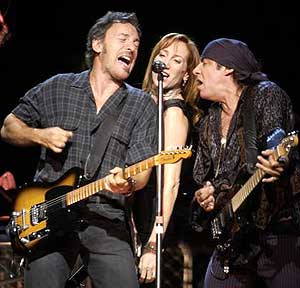 Bruce, Steve Van Zandt & wife Patti Scialfa In Arizona